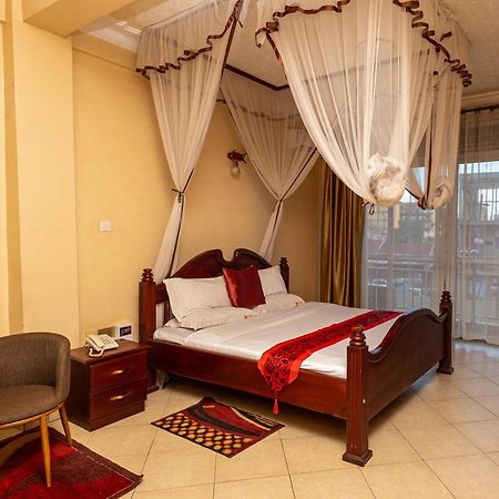 Ss Hotel คัมพาลา ภายนอก รูปภาพ