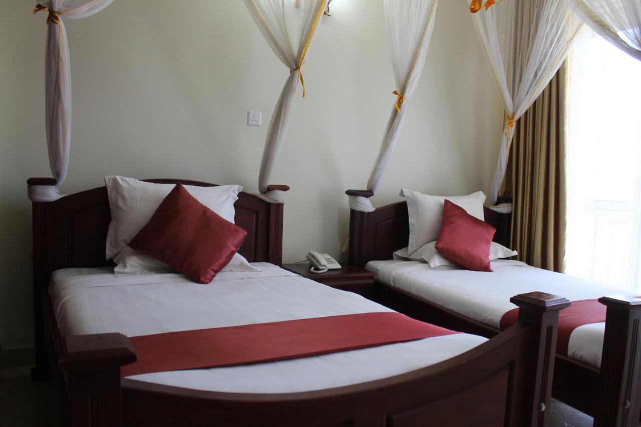 Ss Hotel คัมพาลา ภายนอก รูปภาพ