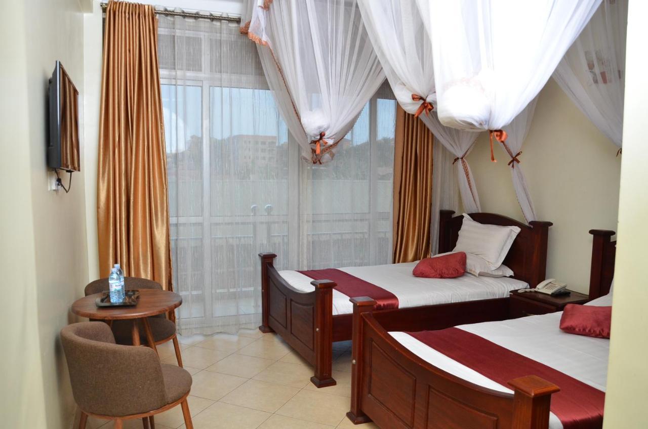 Ss Hotel คัมพาลา ภายนอก รูปภาพ