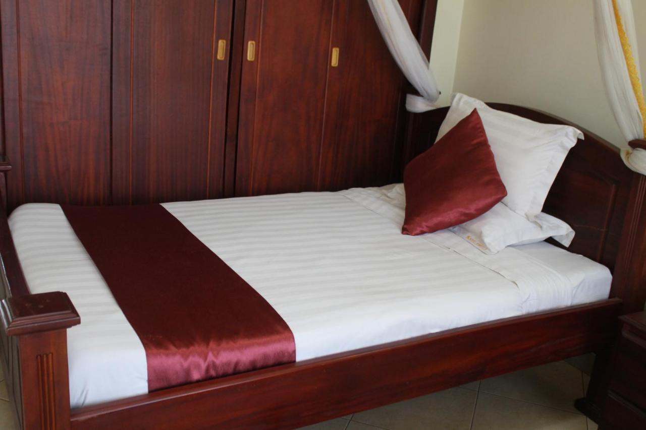Ss Hotel คัมพาลา ภายนอก รูปภาพ