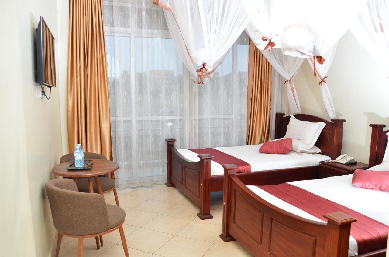 Ss Hotel คัมพาลา ภายนอก รูปภาพ