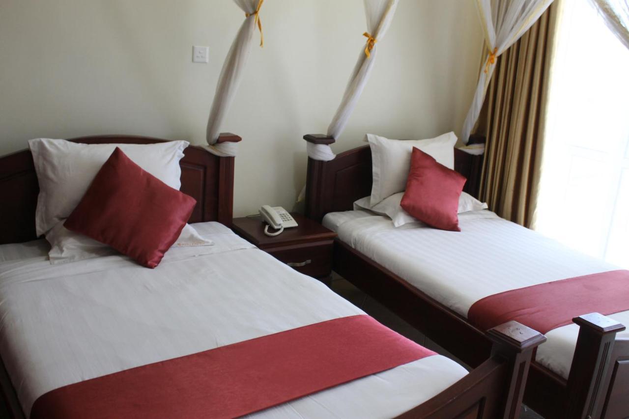 Ss Hotel คัมพาลา ภายนอก รูปภาพ