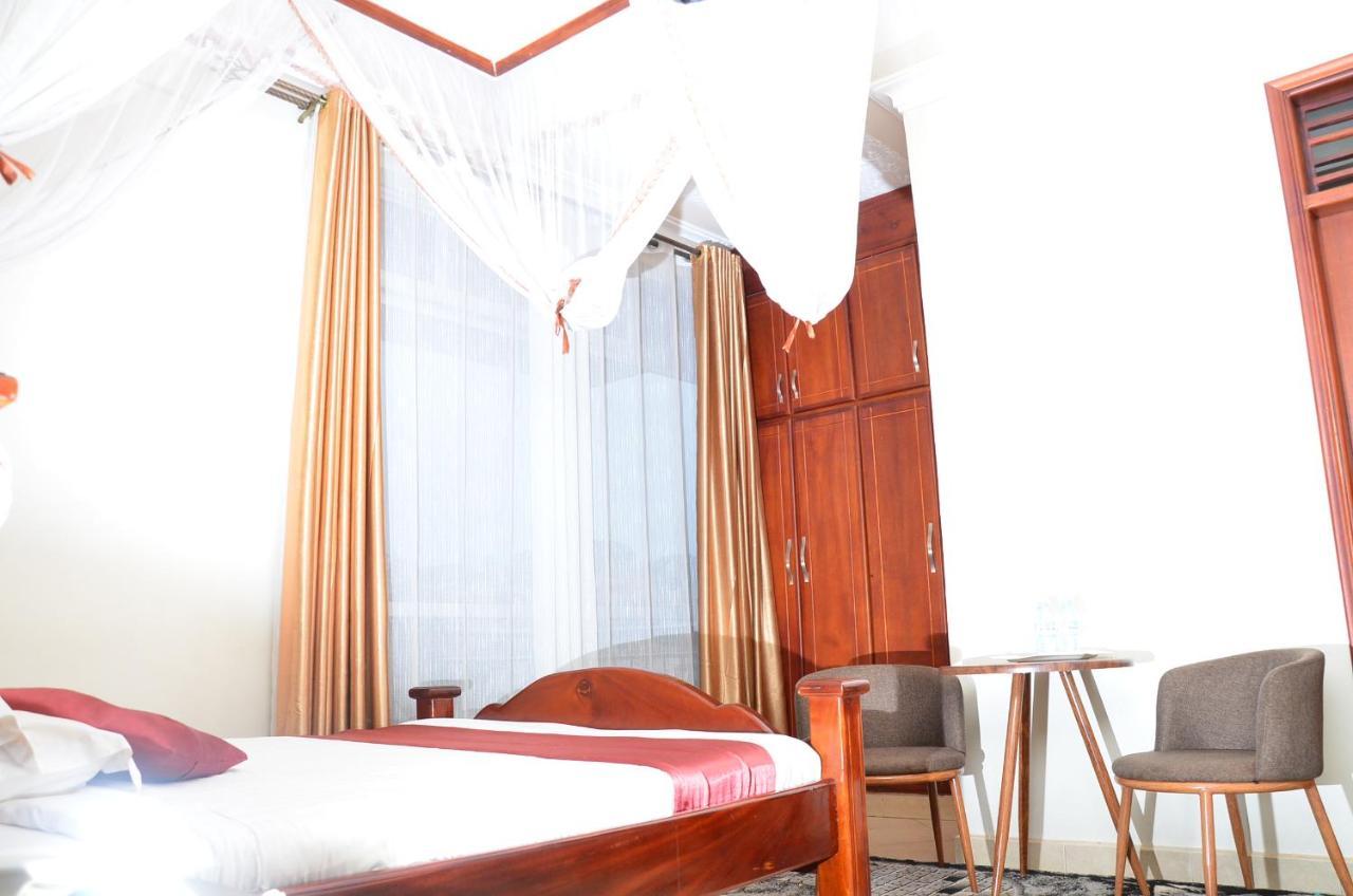 Ss Hotel คัมพาลา ภายนอก รูปภาพ