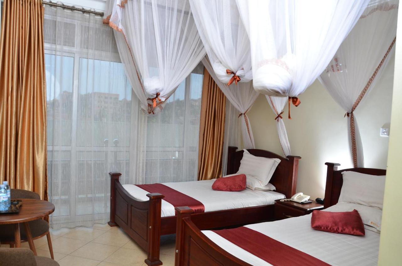 Ss Hotel คัมพาลา ภายนอก รูปภาพ