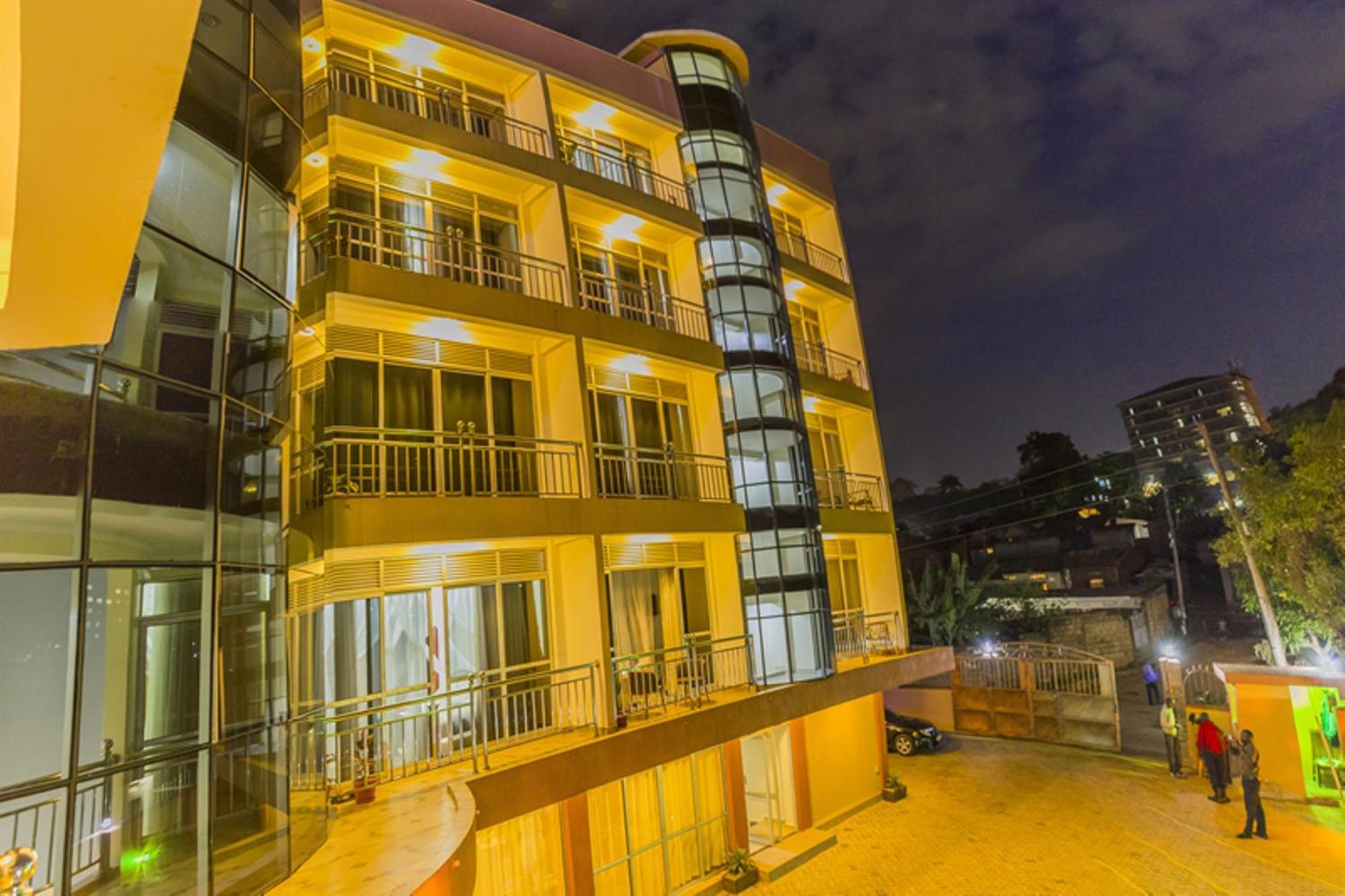 Ss Hotel คัมพาลา ภายนอก รูปภาพ